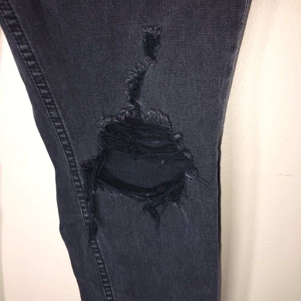 BDG slim bf low rise distressed jeans size 27 - Picture 3 of 8